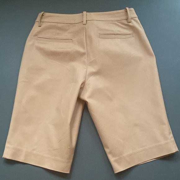 Ralph Lauren tailored slim fit short. A classic. Like new. No tags.Unused. - Picture 2 of 9